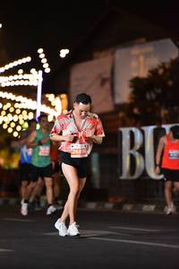 BIB: 26856, 00000
                            <button type="button" onclick="openModal(13733656)" class="btn btn-primary btn-sm float-right btn-popup" data-toggle="modal" data-target=".modal-high-quality">
                        <i class="fas fa-shopping-cart"></i> Add to Cart
                    </button>
                                            <button type="button" onclick="isThisMe(13733656, true)" class="btn btn-success btn-sm float-right btn-popup btn-isme hidden" data-toggle="tooltip" data-placement="bottom" title="นี่คือรูปของคุณใช่ไหม คลิกที่นี่เพื่อเอาเข้าอัลบั้ม">
                        <i class="fas fa-plus"></i> Add to album
                    </button>
                    <button type="button" onclick="isThisMe(13733656, false)" class="btn btn-warning btn-sm float-right btn-popup btn-isnotme hidden">
                        <i class="fas fa-ban"></i> Remove from album
                    </button>