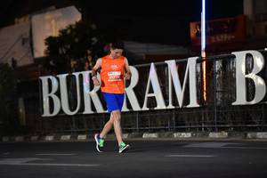 BIB: 21239
                            <button type="button" onclick="openModal(13734093)" class="btn btn-primary btn-sm float-right btn-popup" data-toggle="modal" data-target=".modal-high-quality">
                        <i class="fas fa-shopping-cart"></i> Add to Cart
                    </button>
                                            <button type="button" onclick="isThisMe(13734093, true)" class="btn btn-success btn-sm float-right btn-popup btn-isme hidden" data-toggle="tooltip" data-placement="bottom" title="นี่คือรูปของคุณใช่ไหม คลิกที่นี่เพื่อเอาเข้าอัลบั้ม">
                        <i class="fas fa-plus"></i> Add to album
                    </button>
                    <button type="button" onclick="isThisMe(13734093, false)" class="btn btn-warning btn-sm float-right btn-popup btn-isnotme hidden">
                        <i class="fas fa-ban"></i> Remove from album
                    </button>