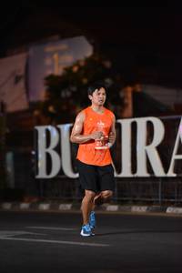 BIB: 253
                            <button type="button" onclick="openModal(13733369)" class="btn btn-primary btn-sm float-right btn-popup" data-toggle="modal" data-target=".modal-high-quality">
                        <i class="fas fa-shopping-cart"></i> Add to Cart
                    </button>
                                            <button type="button" onclick="isThisMe(13733369, true)" class="btn btn-success btn-sm float-right btn-popup btn-isme hidden" data-toggle="tooltip" data-placement="bottom" title="นี่คือรูปของคุณใช่ไหม คลิกที่นี่เพื่อเอาเข้าอัลบั้ม">
                        <i class="fas fa-plus"></i> Add to album
                    </button>
                    <button type="button" onclick="isThisMe(13733369, false)" class="btn btn-warning btn-sm float-right btn-popup btn-isnotme hidden">
                        <i class="fas fa-ban"></i> Remove from album
                    </button>