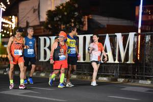 BIB: 47042, 4229, 2372, 40502
                            <button type="button" onclick="openModal(13785295)" class="btn btn-primary btn-sm float-right btn-popup" data-toggle="modal" data-target=".modal-high-quality">
                        <i class="fas fa-shopping-cart"></i> Add to Cart
                    </button>
                                            <button type="button" onclick="isThisMe(13785295, true)" class="btn btn-success btn-sm float-right btn-popup btn-isme hidden" data-toggle="tooltip" data-placement="bottom" title="นี่คือรูปของคุณใช่ไหม คลิกที่นี่เพื่อเอาเข้าอัลบั้ม">
                        <i class="fas fa-plus"></i> Add to album
                    </button>
                    <button type="button" onclick="isThisMe(13785295, false)" class="btn btn-warning btn-sm float-right btn-popup btn-isnotme hidden">
                        <i class="fas fa-ban"></i> Remove from album
                    </button>
