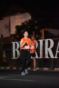 BIB: 28161
                            <button type="button" onclick="openModal(13742049)" class="btn btn-primary btn-sm float-right btn-popup" data-toggle="modal" data-target=".modal-high-quality">
                        <i class="fas fa-shopping-cart"></i> Add to Cart
                    </button>
                                            <button type="button" onclick="isThisMe(13742049, true)" class="btn btn-success btn-sm float-right btn-popup btn-isme hidden" data-toggle="tooltip" data-placement="bottom" title="นี่คือรูปของคุณใช่ไหม คลิกที่นี่เพื่อเอาเข้าอัลบั้ม">
                        <i class="fas fa-plus"></i> Add to album
                    </button>
                    <button type="button" onclick="isThisMe(13742049, false)" class="btn btn-warning btn-sm float-right btn-popup btn-isnotme hidden">
                        <i class="fas fa-ban"></i> Remove from album
                    </button>