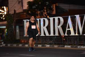 BIB: 91213
                            <button type="button" onclick="openModal(13782524)" class="btn btn-primary btn-sm float-right btn-popup" data-toggle="modal" data-target=".modal-high-quality">
                        <i class="fas fa-shopping-cart"></i> Add to Cart
                    </button>
                                            <button type="button" onclick="isThisMe(13782524, true)" class="btn btn-success btn-sm float-right btn-popup btn-isme hidden" data-toggle="tooltip" data-placement="bottom" title="นี่คือรูปของคุณใช่ไหม คลิกที่นี่เพื่อเอาเข้าอัลบั้ม">
                        <i class="fas fa-plus"></i> Add to album
                    </button>
                    <button type="button" onclick="isThisMe(13782524, false)" class="btn btn-warning btn-sm float-right btn-popup btn-isnotme hidden">
                        <i class="fas fa-ban"></i> Remove from album
                    </button>