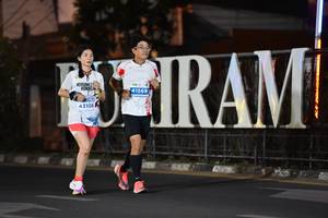 BIB: 41569, 43106
                            <button type="button" onclick="openModal(13785463)" class="btn btn-primary btn-sm float-right btn-popup" data-toggle="modal" data-target=".modal-high-quality">
                        <i class="fas fa-shopping-cart"></i> Add to Cart
                    </button>
                                            <button type="button" onclick="isThisMe(13785463, true)" class="btn btn-success btn-sm float-right btn-popup btn-isme hidden" data-toggle="tooltip" data-placement="bottom" title="นี่คือรูปของคุณใช่ไหม คลิกที่นี่เพื่อเอาเข้าอัลบั้ม">
                        <i class="fas fa-plus"></i> Add to album
                    </button>
                    <button type="button" onclick="isThisMe(13785463, false)" class="btn btn-warning btn-sm float-right btn-popup btn-isnotme hidden">
                        <i class="fas fa-ban"></i> Remove from album
                    </button>