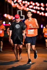 BIB: 25195
                            <button type="button" onclick="openModal(15828812)" class="btn btn-primary btn-sm float-right btn-popup" data-toggle="modal" data-target=".modal-high-quality">
                        <i class="fas fa-shopping-cart"></i> Add to Cart
                    </button>
                                            <button type="button" onclick="isThisMe(15828812, true)" class="btn btn-success btn-sm float-right btn-popup btn-isme hidden" data-toggle="tooltip" data-placement="bottom" title="นี่คือรูปของคุณใช่ไหม คลิกที่นี่เพื่อเอาเข้าอัลบั้ม">
                        <i class="fas fa-plus"></i> Add to album
                    </button>
                    <button type="button" onclick="isThisMe(15828812, false)" class="btn btn-warning btn-sm float-right btn-popup btn-isnotme hidden">
                        <i class="fas fa-ban"></i> Remove from album
                    </button>