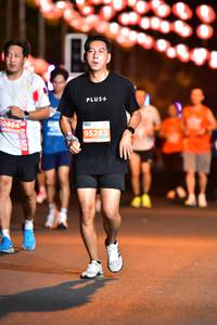 BIB: 0984, 95283
                            <button type="button" onclick="openModal(14372952)" class="btn btn-primary btn-sm float-right btn-popup" data-toggle="modal" data-target=".modal-high-quality">
                        <i class="fas fa-shopping-cart"></i> Add to Cart
                    </button>
                                            <button type="button" onclick="isThisMe(14372952, true)" class="btn btn-success btn-sm float-right btn-popup btn-isme hidden" data-toggle="tooltip" data-placement="bottom" title="นี่คือรูปของคุณใช่ไหม คลิกที่นี่เพื่อเอาเข้าอัลบั้ม">
                        <i class="fas fa-plus"></i> Add to album
                    </button>
                    <button type="button" onclick="isThisMe(14372952, false)" class="btn btn-warning btn-sm float-right btn-popup btn-isnotme hidden">
                        <i class="fas fa-ban"></i> Remove from album
                    </button>