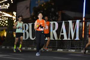 BIB: 28161
                            <button type="button" onclick="openModal(13727416)" class="btn btn-primary btn-sm float-right btn-popup" data-toggle="modal" data-target=".modal-high-quality">
                        <i class="fas fa-shopping-cart"></i> Add to Cart
                    </button>
                                            <button type="button" onclick="isThisMe(13727416, true)" class="btn btn-success btn-sm float-right btn-popup btn-isme hidden" data-toggle="tooltip" data-placement="bottom" title="นี่คือรูปของคุณใช่ไหม คลิกที่นี่เพื่อเอาเข้าอัลบั้ม">
                        <i class="fas fa-plus"></i> Add to album
                    </button>
                    <button type="button" onclick="isThisMe(13727416, false)" class="btn btn-warning btn-sm float-right btn-popup btn-isnotme hidden">
                        <i class="fas fa-ban"></i> Remove from album
                    </button>
