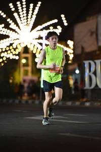BIB: 20264
                            <button type="button" onclick="openModal(13726031)" class="btn btn-primary btn-sm float-right btn-popup" data-toggle="modal" data-target=".modal-high-quality">
                        <i class="fas fa-shopping-cart"></i> Add to Cart
                    </button>
                                            <button type="button" onclick="isThisMe(13726031, true)" class="btn btn-success btn-sm float-right btn-popup btn-isme hidden" data-toggle="tooltip" data-placement="bottom" title="นี่คือรูปของคุณใช่ไหม คลิกที่นี่เพื่อเอาเข้าอัลบั้ม">
                        <i class="fas fa-plus"></i> Add to album
                    </button>
                    <button type="button" onclick="isThisMe(13726031, false)" class="btn btn-warning btn-sm float-right btn-popup btn-isnotme hidden">
                        <i class="fas fa-ban"></i> Remove from album
                    </button>