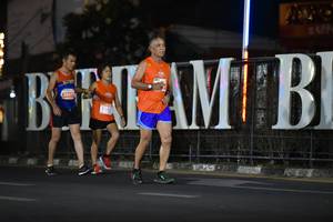 BIB: 269, 26977
                            <button type="button" onclick="openModal(13726718)" class="btn btn-primary btn-sm float-right btn-popup" data-toggle="modal" data-target=".modal-high-quality">
                        <i class="fas fa-shopping-cart"></i> Add to Cart
                    </button>
                                            <button type="button" onclick="isThisMe(13726718, true)" class="btn btn-success btn-sm float-right btn-popup btn-isme hidden" data-toggle="tooltip" data-placement="bottom" title="นี่คือรูปของคุณใช่ไหม คลิกที่นี่เพื่อเอาเข้าอัลบั้ม">
                        <i class="fas fa-plus"></i> Add to album
                    </button>
                    <button type="button" onclick="isThisMe(13726718, false)" class="btn btn-warning btn-sm float-right btn-popup btn-isnotme hidden">
                        <i class="fas fa-ban"></i> Remove from album
                    </button>