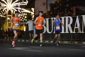 BIB: 42117, 21133, 20292
                            <button type="button" onclick="openModal(13725758)" class="btn btn-primary btn-sm float-right btn-popup" data-toggle="modal" data-target=".modal-high-quality">
                        <i class="fas fa-shopping-cart"></i> Add to Cart
                    </button>
                                            <button type="button" onclick="isThisMe(13725758, true)" class="btn btn-success btn-sm float-right btn-popup btn-isme hidden" data-toggle="tooltip" data-placement="bottom" title="นี่คือรูปของคุณใช่ไหม คลิกที่นี่เพื่อเอาเข้าอัลบั้ม">
                        <i class="fas fa-plus"></i> Add to album
                    </button>
                    <button type="button" onclick="isThisMe(13725758, false)" class="btn btn-warning btn-sm float-right btn-popup btn-isnotme hidden">
                        <i class="fas fa-ban"></i> Remove from album
                    </button>