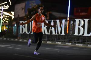 BIB: 27259
                            <button type="button" onclick="openModal(13725082)" class="btn btn-primary btn-sm float-right btn-popup" data-toggle="modal" data-target=".modal-high-quality">
                        <i class="fas fa-shopping-cart"></i> Add to Cart
                    </button>
                                            <button type="button" onclick="isThisMe(13725082, true)" class="btn btn-success btn-sm float-right btn-popup btn-isme hidden" data-toggle="tooltip" data-placement="bottom" title="นี่คือรูปของคุณใช่ไหม คลิกที่นี่เพื่อเอาเข้าอัลบั้ม">
                        <i class="fas fa-plus"></i> Add to album
                    </button>
                    <button type="button" onclick="isThisMe(13725082, false)" class="btn btn-warning btn-sm float-right btn-popup btn-isnotme hidden">
                        <i class="fas fa-ban"></i> Remove from album
                    </button>