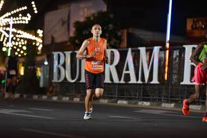BIB: 22095, 000
                            <button type="button" onclick="openModal(13727902)" class="btn btn-primary btn-sm float-right btn-popup" data-toggle="modal" data-target=".modal-high-quality">
                        <i class="fas fa-shopping-cart"></i> Add to Cart
                    </button>
                                            <button type="button" onclick="isThisMe(13727902, true)" class="btn btn-success btn-sm float-right btn-popup btn-isme hidden" data-toggle="tooltip" data-placement="bottom" title="นี่คือรูปของคุณใช่ไหม คลิกที่นี่เพื่อเอาเข้าอัลบั้ม">
                        <i class="fas fa-plus"></i> Add to album
                    </button>
                    <button type="button" onclick="isThisMe(13727902, false)" class="btn btn-warning btn-sm float-right btn-popup btn-isnotme hidden">
                        <i class="fas fa-ban"></i> Remove from album
                    </button>