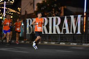 BIB: 22409
                            <button type="button" onclick="openModal(13726710)" class="btn btn-primary btn-sm float-right btn-popup" data-toggle="modal" data-target=".modal-high-quality">
                        <i class="fas fa-shopping-cart"></i> Add to Cart
                    </button>
                                            <button type="button" onclick="isThisMe(13726710, true)" class="btn btn-success btn-sm float-right btn-popup btn-isme hidden" data-toggle="tooltip" data-placement="bottom" title="นี่คือรูปของคุณใช่ไหม คลิกที่นี่เพื่อเอาเข้าอัลบั้ม">
                        <i class="fas fa-plus"></i> Add to album
                    </button>
                    <button type="button" onclick="isThisMe(13726710, false)" class="btn btn-warning btn-sm float-right btn-popup btn-isnotme hidden">
                        <i class="fas fa-ban"></i> Remove from album
                    </button>