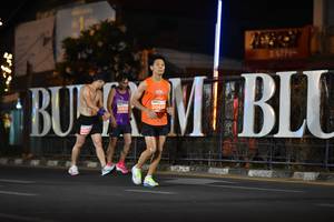 BIB: 2062, 2014
                            <button type="button" onclick="openModal(13727025)" class="btn btn-primary btn-sm float-right btn-popup" data-toggle="modal" data-target=".modal-high-quality">
                        <i class="fas fa-shopping-cart"></i> Add to Cart
                    </button>
                                            <button type="button" onclick="isThisMe(13727025, true)" class="btn btn-success btn-sm float-right btn-popup btn-isme hidden" data-toggle="tooltip" data-placement="bottom" title="นี่คือรูปของคุณใช่ไหม คลิกที่นี่เพื่อเอาเข้าอัลบั้ม">
                        <i class="fas fa-plus"></i> Add to album
                    </button>
                    <button type="button" onclick="isThisMe(13727025, false)" class="btn btn-warning btn-sm float-right btn-popup btn-isnotme hidden">
                        <i class="fas fa-ban"></i> Remove from album
                    </button>