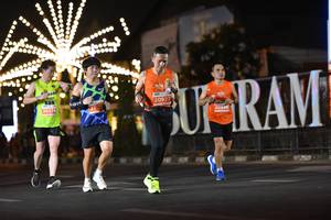 BIB: 20922, 26379, 20686
                            <button type="button" onclick="openModal(13726833)" class="btn btn-primary btn-sm float-right btn-popup" data-toggle="modal" data-target=".modal-high-quality">
                        <i class="fas fa-shopping-cart"></i> Add to Cart
                    </button>
                                            <button type="button" onclick="isThisMe(13726833, true)" class="btn btn-success btn-sm float-right btn-popup btn-isme hidden" data-toggle="tooltip" data-placement="bottom" title="นี่คือรูปของคุณใช่ไหม คลิกที่นี่เพื่อเอาเข้าอัลบั้ม">
                        <i class="fas fa-plus"></i> Add to album
                    </button>
                    <button type="button" onclick="isThisMe(13726833, false)" class="btn btn-warning btn-sm float-right btn-popup btn-isnotme hidden">
                        <i class="fas fa-ban"></i> Remove from album
                    </button>