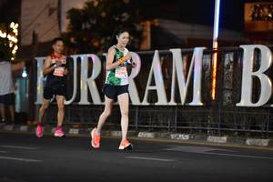 BIB: 2299, 2093
                            <button type="button" onclick="openModal(13725778)" class="btn btn-primary btn-sm float-right btn-popup" data-toggle="modal" data-target=".modal-high-quality">
                        <i class="fas fa-shopping-cart"></i> Add to Cart
                    </button>
                                            <button type="button" onclick="isThisMe(13725778, true)" class="btn btn-success btn-sm float-right btn-popup btn-isme hidden" data-toggle="tooltip" data-placement="bottom" title="นี่คือรูปของคุณใช่ไหม คลิกที่นี่เพื่อเอาเข้าอัลบั้ม">
                        <i class="fas fa-plus"></i> Add to album
                    </button>
                    <button type="button" onclick="isThisMe(13725778, false)" class="btn btn-warning btn-sm float-right btn-popup btn-isnotme hidden">
                        <i class="fas fa-ban"></i> Remove from album
                    </button>