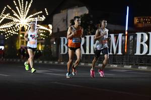 BIB: 45465, 20447, 2647
                            <button type="button" onclick="openModal(13725149)" class="btn btn-primary btn-sm float-right btn-popup" data-toggle="modal" data-target=".modal-high-quality">
                        <i class="fas fa-shopping-cart"></i> Add to Cart
                    </button>
                                            <button type="button" onclick="isThisMe(13725149, true)" class="btn btn-success btn-sm float-right btn-popup btn-isme hidden" data-toggle="tooltip" data-placement="bottom" title="นี่คือรูปของคุณใช่ไหม คลิกที่นี่เพื่อเอาเข้าอัลบั้ม">
                        <i class="fas fa-plus"></i> Add to album
                    </button>
                    <button type="button" onclick="isThisMe(13725149, false)" class="btn btn-warning btn-sm float-right btn-popup btn-isnotme hidden">
                        <i class="fas fa-ban"></i> Remove from album
                    </button>