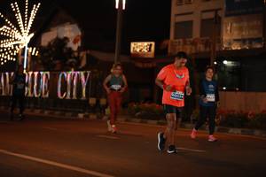 BIB: 40034, 432
                            <button type="button" onclick="openModal(15220614)" class="btn btn-primary btn-sm float-right btn-popup" data-toggle="modal" data-target=".modal-high-quality">
                        <i class="fas fa-shopping-cart"></i> Add to Cart
                    </button>
                                            <button type="button" onclick="isThisMe(15220614, true)" class="btn btn-success btn-sm float-right btn-popup btn-isme hidden" data-toggle="tooltip" data-placement="bottom" title="นี่คือรูปของคุณใช่ไหม คลิกที่นี่เพื่อเอาเข้าอัลบั้ม">
                        <i class="fas fa-plus"></i> Add to album
                    </button>
                    <button type="button" onclick="isThisMe(15220614, false)" class="btn btn-warning btn-sm float-right btn-popup btn-isnotme hidden">
                        <i class="fas fa-ban"></i> Remove from album
                    </button>