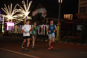 BIB: 4052, 950, 4133
                            <button type="button" onclick="openModal(15220285)" class="btn btn-primary btn-sm float-right btn-popup" data-toggle="modal" data-target=".modal-high-quality">
                        <i class="fas fa-shopping-cart"></i> Add to Cart
                    </button>
                                            <button type="button" onclick="isThisMe(15220285, true)" class="btn btn-success btn-sm float-right btn-popup btn-isme hidden" data-toggle="tooltip" data-placement="bottom" title="นี่คือรูปของคุณใช่ไหม คลิกที่นี่เพื่อเอาเข้าอัลบั้ม">
                        <i class="fas fa-plus"></i> Add to album
                    </button>
                    <button type="button" onclick="isThisMe(15220285, false)" class="btn btn-warning btn-sm float-right btn-popup btn-isnotme hidden">
                        <i class="fas fa-ban"></i> Remove from album
                    </button>