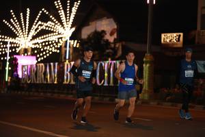 BIB: 6939, 46415, 0224
                            <button type="button" onclick="openModal(15220307)" class="btn btn-primary btn-sm float-right btn-popup" data-toggle="modal" data-target=".modal-high-quality">
                        <i class="fas fa-shopping-cart"></i> Add to Cart
                    </button>
                                            <button type="button" onclick="isThisMe(15220307, true)" class="btn btn-success btn-sm float-right btn-popup btn-isme hidden" data-toggle="tooltip" data-placement="bottom" title="นี่คือรูปของคุณใช่ไหม คลิกที่นี่เพื่อเอาเข้าอัลบั้ม">
                        <i class="fas fa-plus"></i> Add to album
                    </button>
                    <button type="button" onclick="isThisMe(15220307, false)" class="btn btn-warning btn-sm float-right btn-popup btn-isnotme hidden">
                        <i class="fas fa-ban"></i> Remove from album
                    </button>