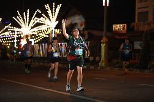 BIB: 40194
                            <button type="button" onclick="openModal(15220775)" class="btn btn-primary btn-sm float-right btn-popup" data-toggle="modal" data-target=".modal-high-quality">
                        <i class="fas fa-shopping-cart"></i> Add to Cart
                    </button>
                                            <button type="button" onclick="isThisMe(15220775, true)" class="btn btn-success btn-sm float-right btn-popup btn-isme hidden" data-toggle="tooltip" data-placement="bottom" title="นี่คือรูปของคุณใช่ไหม คลิกที่นี่เพื่อเอาเข้าอัลบั้ม">
                        <i class="fas fa-plus"></i> Add to album
                    </button>
                    <button type="button" onclick="isThisMe(15220775, false)" class="btn btn-warning btn-sm float-right btn-popup btn-isnotme hidden">
                        <i class="fas fa-ban"></i> Remove from album
                    </button>