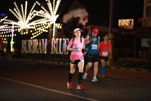 BIB: 402, 4774
                            <button type="button" onclick="openModal(15220876)" class="btn btn-primary btn-sm float-right btn-popup" data-toggle="modal" data-target=".modal-high-quality">
                        <i class="fas fa-shopping-cart"></i> Add to Cart
                    </button>
                                            <button type="button" onclick="isThisMe(15220876, true)" class="btn btn-success btn-sm float-right btn-popup btn-isme hidden" data-toggle="tooltip" data-placement="bottom" title="นี่คือรูปของคุณใช่ไหม คลิกที่นี่เพื่อเอาเข้าอัลบั้ม">
                        <i class="fas fa-plus"></i> Add to album
                    </button>
                    <button type="button" onclick="isThisMe(15220876, false)" class="btn btn-warning btn-sm float-right btn-popup btn-isnotme hidden">
                        <i class="fas fa-ban"></i> Remove from album
                    </button>