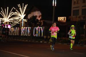 BIB: 42861
                            <button type="button" onclick="openModal(15219890)" class="btn btn-primary btn-sm float-right btn-popup" data-toggle="modal" data-target=".modal-high-quality">
                        <i class="fas fa-shopping-cart"></i> Add to Cart
                    </button>
                                            <button type="button" onclick="isThisMe(15219890, true)" class="btn btn-success btn-sm float-right btn-popup btn-isme hidden" data-toggle="tooltip" data-placement="bottom" title="นี่คือรูปของคุณใช่ไหม คลิกที่นี่เพื่อเอาเข้าอัลบั้ม">
                        <i class="fas fa-plus"></i> Add to album
                    </button>
                    <button type="button" onclick="isThisMe(15219890, false)" class="btn btn-warning btn-sm float-right btn-popup btn-isnotme hidden">
                        <i class="fas fa-ban"></i> Remove from album
                    </button>
