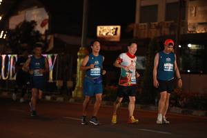 BIB: 4686, 45605, 407
                            <button type="button" onclick="openModal(15220545)" class="btn btn-primary btn-sm float-right btn-popup" data-toggle="modal" data-target=".modal-high-quality">
                        <i class="fas fa-shopping-cart"></i> Add to Cart
                    </button>
                                            <button type="button" onclick="isThisMe(15220545, true)" class="btn btn-success btn-sm float-right btn-popup btn-isme hidden" data-toggle="tooltip" data-placement="bottom" title="นี่คือรูปของคุณใช่ไหม คลิกที่นี่เพื่อเอาเข้าอัลบั้ม">
                        <i class="fas fa-plus"></i> Add to album
                    </button>
                    <button type="button" onclick="isThisMe(15220545, false)" class="btn btn-warning btn-sm float-right btn-popup btn-isnotme hidden">
                        <i class="fas fa-ban"></i> Remove from album
                    </button>