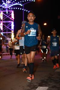 BIB: 085, 41939, 43154
                            <button type="button" onclick="openModal(13753907)" class="btn btn-primary btn-sm float-right btn-popup" data-toggle="modal" data-target=".modal-high-quality">
                        <i class="fas fa-shopping-cart"></i> Add to Cart
                    </button>
                                            <button type="button" onclick="isThisMe(13753907, true)" class="btn btn-success btn-sm float-right btn-popup btn-isme hidden" data-toggle="tooltip" data-placement="bottom" title="นี่คือรูปของคุณใช่ไหม คลิกที่นี่เพื่อเอาเข้าอัลบั้ม">
                        <i class="fas fa-plus"></i> Add to album
                    </button>
                    <button type="button" onclick="isThisMe(13753907, false)" class="btn btn-warning btn-sm float-right btn-popup btn-isnotme hidden">
                        <i class="fas fa-ban"></i> Remove from album
                    </button>