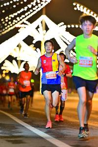 BIB: 0264, 22163
                            <button type="button" onclick="openModal(15440513)" class="btn btn-primary btn-sm float-right btn-popup" data-toggle="modal" data-target=".modal-high-quality">
                        <i class="fas fa-shopping-cart"></i> Add to Cart
                    </button>
                                            <button type="button" onclick="isThisMe(15440513, true)" class="btn btn-success btn-sm float-right btn-popup btn-isme hidden" data-toggle="tooltip" data-placement="bottom" title="นี่คือรูปของคุณใช่ไหม คลิกที่นี่เพื่อเอาเข้าอัลบั้ม">
                        <i class="fas fa-plus"></i> Add to album
                    </button>
                    <button type="button" onclick="isThisMe(15440513, false)" class="btn btn-warning btn-sm float-right btn-popup btn-isnotme hidden">
                        <i class="fas fa-ban"></i> Remove from album
                    </button>