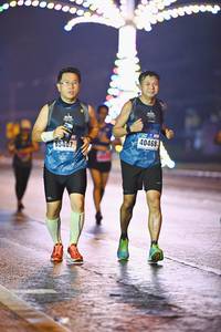 BIB: 40468, 85407
                            <button type="button" onclick="openModal(18028048)" class="btn btn-primary btn-sm float-right btn-popup" data-toggle="modal" data-target=".modal-high-quality">
                        <i class="fas fa-shopping-cart"></i> Add to Cart
                    </button>
                                            <button type="button" onclick="isThisMe(18028048, true)" class="btn btn-success btn-sm float-right btn-popup btn-isme hidden" data-toggle="tooltip" data-placement="bottom" title="นี่คือรูปของคุณใช่ไหม คลิกที่นี่เพื่อเอาเข้าอัลบั้ม">
                        <i class="fas fa-plus"></i> Add to album
                    </button>
                    <button type="button" onclick="isThisMe(18028048, false)" class="btn btn-warning btn-sm float-right btn-popup btn-isnotme hidden">
                        <i class="fas fa-ban"></i> Remove from album
                    </button>