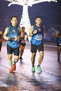 BIB: 40468, 6407
                            <button type="button" onclick="openModal(18028054)" class="btn btn-primary btn-sm float-right btn-popup" data-toggle="modal" data-target=".modal-high-quality">
                        <i class="fas fa-shopping-cart"></i> Add to Cart
                    </button>
                                            <button type="button" onclick="isThisMe(18028054, true)" class="btn btn-success btn-sm float-right btn-popup btn-isme hidden" data-toggle="tooltip" data-placement="bottom" title="นี่คือรูปของคุณใช่ไหม คลิกที่นี่เพื่อเอาเข้าอัลบั้ม">
                        <i class="fas fa-plus"></i> Add to album
                    </button>
                    <button type="button" onclick="isThisMe(18028054, false)" class="btn btn-warning btn-sm float-right btn-popup btn-isnotme hidden">
                        <i class="fas fa-ban"></i> Remove from album
                    </button>