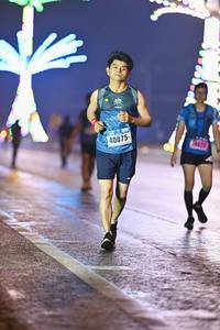 BIB: 40075
                            <button type="button" onclick="openModal(18027075)" class="btn btn-primary btn-sm float-right btn-popup" data-toggle="modal" data-target=".modal-high-quality">
                        <i class="fas fa-shopping-cart"></i> Add to Cart
                    </button>
                                            <button type="button" onclick="isThisMe(18027075, true)" class="btn btn-success btn-sm float-right btn-popup btn-isme hidden" data-toggle="tooltip" data-placement="bottom" title="นี่คือรูปของคุณใช่ไหม คลิกที่นี่เพื่อเอาเข้าอัลบั้ม">
                        <i class="fas fa-plus"></i> Add to album
                    </button>
                    <button type="button" onclick="isThisMe(18027075, false)" class="btn btn-warning btn-sm float-right btn-popup btn-isnotme hidden">
                        <i class="fas fa-ban"></i> Remove from album
                    </button>