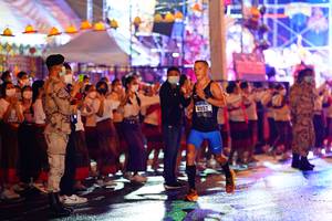 BIB: 41152
                            <button type="button" onclick="openModal(16760181)" class="btn btn-primary btn-sm float-right btn-popup" data-toggle="modal" data-target=".modal-high-quality">
                        <i class="fas fa-shopping-cart"></i> Add to Cart
                    </button>
                                            <button type="button" onclick="isThisMe(16760181, true)" class="btn btn-success btn-sm float-right btn-popup btn-isme hidden" data-toggle="tooltip" data-placement="bottom" title="นี่คือรูปของคุณใช่ไหม คลิกที่นี่เพื่อเอาเข้าอัลบั้ม">
                        <i class="fas fa-plus"></i> Add to album
                    </button>
                    <button type="button" onclick="isThisMe(16760181, false)" class="btn btn-warning btn-sm float-right btn-popup btn-isnotme hidden">
                        <i class="fas fa-ban"></i> Remove from album
                    </button>