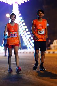 BIB: 707, 909
                            <button type="button" onclick="openModal(17029827)" class="btn btn-primary btn-sm float-right btn-popup" data-toggle="modal" data-target=".modal-high-quality">
                        <i class="fas fa-shopping-cart"></i> Add to Cart
                    </button>
                                            <button type="button" onclick="isThisMe(17029827, true)" class="btn btn-success btn-sm float-right btn-popup btn-isme hidden" data-toggle="tooltip" data-placement="bottom" title="นี่คือรูปของคุณใช่ไหม คลิกที่นี่เพื่อเอาเข้าอัลบั้ม">
                        <i class="fas fa-plus"></i> Add to album
                    </button>
                    <button type="button" onclick="isThisMe(17029827, false)" class="btn btn-warning btn-sm float-right btn-popup btn-isnotme hidden">
                        <i class="fas fa-ban"></i> Remove from album
                    </button>