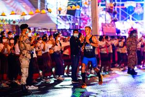 BIB: 41152
                            <button type="button" onclick="openModal(18210137)" class="btn btn-primary btn-sm float-right btn-popup" data-toggle="modal" data-target=".modal-high-quality">
                        <i class="fas fa-shopping-cart"></i> Add to Cart
                    </button>
                                            <button type="button" onclick="isThisMe(18210137, true)" class="btn btn-success btn-sm float-right btn-popup btn-isme hidden" data-toggle="tooltip" data-placement="bottom" title="นี่คือรูปของคุณใช่ไหม คลิกที่นี่เพื่อเอาเข้าอัลบั้ม">
                        <i class="fas fa-plus"></i> Add to album
                    </button>
                    <button type="button" onclick="isThisMe(18210137, false)" class="btn btn-warning btn-sm float-right btn-popup btn-isnotme hidden">
                        <i class="fas fa-ban"></i> Remove from album
                    </button>