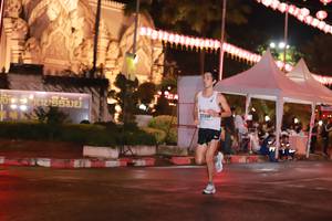 BIB: 22350
                            <button type="button" onclick="openModal(16263935)" class="btn btn-primary btn-sm float-right btn-popup" data-toggle="modal" data-target=".modal-high-quality">
                        <i class="fas fa-shopping-cart"></i> Add to Cart
                    </button>
                                            <button type="button" onclick="isThisMe(16263935, true)" class="btn btn-success btn-sm float-right btn-popup btn-isme hidden" data-toggle="tooltip" data-placement="bottom" title="นี่คือรูปของคุณใช่ไหม คลิกที่นี่เพื่อเอาเข้าอัลบั้ม">
                        <i class="fas fa-plus"></i> Add to album
                    </button>
                    <button type="button" onclick="isThisMe(16263935, false)" class="btn btn-warning btn-sm float-right btn-popup btn-isnotme hidden">
                        <i class="fas fa-ban"></i> Remove from album
                    </button>