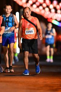 BIB: 0124, 23109
                            <button type="button" onclick="openModal(17212071)" class="btn btn-primary btn-sm float-right btn-popup" data-toggle="modal" data-target=".modal-high-quality">
                        <i class="fas fa-shopping-cart"></i> Add to Cart
                    </button>
                                            <button type="button" onclick="isThisMe(17212071, true)" class="btn btn-success btn-sm float-right btn-popup btn-isme hidden" data-toggle="tooltip" data-placement="bottom" title="นี่คือรูปของคุณใช่ไหม คลิกที่นี่เพื่อเอาเข้าอัลบั้ม">
                        <i class="fas fa-plus"></i> Add to album
                    </button>
                    <button type="button" onclick="isThisMe(17212071, false)" class="btn btn-warning btn-sm float-right btn-popup btn-isnotme hidden">
                        <i class="fas fa-ban"></i> Remove from album
                    </button>