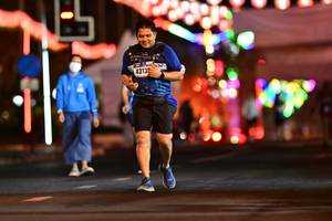 BIB: 43135
                            <button type="button" onclick="openModal(17079882)" class="btn btn-primary btn-sm float-right btn-popup" data-toggle="modal" data-target=".modal-high-quality">
                        <i class="fas fa-shopping-cart"></i> Add to Cart
                    </button>
                                            <button type="button" onclick="isThisMe(17079882, true)" class="btn btn-success btn-sm float-right btn-popup btn-isme hidden" data-toggle="tooltip" data-placement="bottom" title="นี่คือรูปของคุณใช่ไหม คลิกที่นี่เพื่อเอาเข้าอัลบั้ม">
                        <i class="fas fa-plus"></i> Add to album
                    </button>
                    <button type="button" onclick="isThisMe(17079882, false)" class="btn btn-warning btn-sm float-right btn-popup btn-isnotme hidden">
                        <i class="fas fa-ban"></i> Remove from album
                    </button>