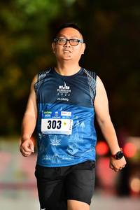 BIB: 2022, 303
                            <button type="button" onclick="openModal(18159550)" class="btn btn-primary btn-sm float-right btn-popup" data-toggle="modal" data-target=".modal-high-quality">
                        <i class="fas fa-shopping-cart"></i> Add to Cart
                    </button>
                                            <button type="button" onclick="isThisMe(18159550, true)" class="btn btn-success btn-sm float-right btn-popup btn-isme hidden" data-toggle="tooltip" data-placement="bottom" title="นี่คือรูปของคุณใช่ไหม คลิกที่นี่เพื่อเอาเข้าอัลบั้ม">
                        <i class="fas fa-plus"></i> Add to album
                    </button>
                    <button type="button" onclick="isThisMe(18159550, false)" class="btn btn-warning btn-sm float-right btn-popup btn-isnotme hidden">
                        <i class="fas fa-ban"></i> Remove from album
                    </button>