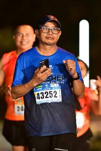 BIB: 42193, 43252
                            <button type="button" onclick="openModal(18068139)" class="btn btn-primary btn-sm float-right btn-popup" data-toggle="modal" data-target=".modal-high-quality">
                        <i class="fas fa-shopping-cart"></i> Add to Cart
                    </button>
                                            <button type="button" onclick="isThisMe(18068139, true)" class="btn btn-success btn-sm float-right btn-popup btn-isme hidden" data-toggle="tooltip" data-placement="bottom" title="นี่คือรูปของคุณใช่ไหม คลิกที่นี่เพื่อเอาเข้าอัลบั้ม">
                        <i class="fas fa-plus"></i> Add to album
                    </button>
                    <button type="button" onclick="isThisMe(18068139, false)" class="btn btn-warning btn-sm float-right btn-popup btn-isnotme hidden">
                        <i class="fas fa-ban"></i> Remove from album
                    </button>