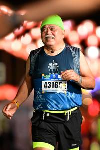 BIB: 2022, 43165
                            <button type="button" onclick="openModal(18158641)" class="btn btn-primary btn-sm float-right btn-popup" data-toggle="modal" data-target=".modal-high-quality">
                        <i class="fas fa-shopping-cart"></i> Add to Cart
                    </button>
                                            <button type="button" onclick="isThisMe(18158641, true)" class="btn btn-success btn-sm float-right btn-popup btn-isme hidden" data-toggle="tooltip" data-placement="bottom" title="นี่คือรูปของคุณใช่ไหม คลิกที่นี่เพื่อเอาเข้าอัลบั้ม">
                        <i class="fas fa-plus"></i> Add to album
                    </button>
                    <button type="button" onclick="isThisMe(18158641, false)" class="btn btn-warning btn-sm float-right btn-popup btn-isnotme hidden">
                        <i class="fas fa-ban"></i> Remove from album
                    </button>