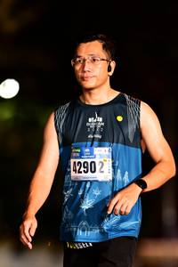 BIB: 2022, 4290
                            <button type="button" onclick="openModal(17926285)" class="btn btn-primary btn-sm float-right btn-popup" data-toggle="modal" data-target=".modal-high-quality">
                        <i class="fas fa-shopping-cart"></i> Add to Cart
                    </button>
                                            <button type="button" onclick="isThisMe(17926285, true)" class="btn btn-success btn-sm float-right btn-popup btn-isme hidden" data-toggle="tooltip" data-placement="bottom" title="นี่คือรูปของคุณใช่ไหม คลิกที่นี่เพื่อเอาเข้าอัลบั้ม">
                        <i class="fas fa-plus"></i> Add to album
                    </button>
                    <button type="button" onclick="isThisMe(17926285, false)" class="btn btn-warning btn-sm float-right btn-popup btn-isnotme hidden">
                        <i class="fas fa-ban"></i> Remove from album
                    </button>