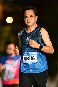 BIB: 202, 40816
                            <button type="button" onclick="openModal(18157910)" class="btn btn-primary btn-sm float-right btn-popup" data-toggle="modal" data-target=".modal-high-quality">
                        <i class="fas fa-shopping-cart"></i> Add to Cart
                    </button>
                                            <button type="button" onclick="isThisMe(18157910, true)" class="btn btn-success btn-sm float-right btn-popup btn-isme hidden" data-toggle="tooltip" data-placement="bottom" title="นี่คือรูปของคุณใช่ไหม คลิกที่นี่เพื่อเอาเข้าอัลบั้ม">
                        <i class="fas fa-plus"></i> Add to album
                    </button>
                    <button type="button" onclick="isThisMe(18157910, false)" class="btn btn-warning btn-sm float-right btn-popup btn-isnotme hidden">
                        <i class="fas fa-ban"></i> Remove from album
                    </button>