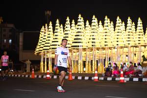 BIB: 4224
                            <button type="button" onclick="openModal(16400585)" class="btn btn-primary btn-sm float-right btn-popup" data-toggle="modal" data-target=".modal-high-quality">
                        <i class="fas fa-shopping-cart"></i> Add to Cart
                    </button>
                                            <button type="button" onclick="isThisMe(16400585, true)" class="btn btn-success btn-sm float-right btn-popup btn-isme hidden" data-toggle="tooltip" data-placement="bottom" title="นี่คือรูปของคุณใช่ไหม คลิกที่นี่เพื่อเอาเข้าอัลบั้ม">
                        <i class="fas fa-plus"></i> Add to album
                    </button>
                    <button type="button" onclick="isThisMe(16400585, false)" class="btn btn-warning btn-sm float-right btn-popup btn-isnotme hidden">
                        <i class="fas fa-ban"></i> Remove from album
                    </button>