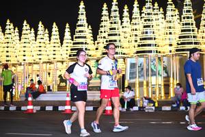 BIB: 4420, 40771, 4278
                            <button type="button" onclick="openModal(16529242)" class="btn btn-primary btn-sm float-right btn-popup" data-toggle="modal" data-target=".modal-high-quality">
                        <i class="fas fa-shopping-cart"></i> Add to Cart
                    </button>
                                            <button type="button" onclick="isThisMe(16529242, true)" class="btn btn-success btn-sm float-right btn-popup btn-isme hidden" data-toggle="tooltip" data-placement="bottom" title="นี่คือรูปของคุณใช่ไหม คลิกที่นี่เพื่อเอาเข้าอัลบั้ม">
                        <i class="fas fa-plus"></i> Add to album
                    </button>
                    <button type="button" onclick="isThisMe(16529242, false)" class="btn btn-warning btn-sm float-right btn-popup btn-isnotme hidden">
                        <i class="fas fa-ban"></i> Remove from album
                    </button>