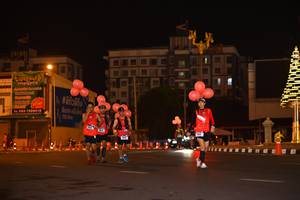 BIB: 700, 7009016
                            <button type="button" onclick="openModal(16372848)" class="btn btn-primary btn-sm float-right btn-popup" data-toggle="modal" data-target=".modal-high-quality">
                        <i class="fas fa-shopping-cart"></i> Add to Cart
                    </button>
                                            <button type="button" onclick="isThisMe(16372848, true)" class="btn btn-success btn-sm float-right btn-popup btn-isme hidden" data-toggle="tooltip" data-placement="bottom" title="นี่คือรูปของคุณใช่ไหม คลิกที่นี่เพื่อเอาเข้าอัลบั้ม">
                        <i class="fas fa-plus"></i> Add to album
                    </button>
                    <button type="button" onclick="isThisMe(16372848, false)" class="btn btn-warning btn-sm float-right btn-popup btn-isnotme hidden">
                        <i class="fas fa-ban"></i> Remove from album
                    </button>