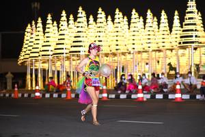 BIB: 634
                            <button type="button" onclick="openModal(16401225)" class="btn btn-primary btn-sm float-right btn-popup" data-toggle="modal" data-target=".modal-high-quality">
                        <i class="fas fa-shopping-cart"></i> Add to Cart
                    </button>
                                            <button type="button" onclick="isThisMe(16401225, true)" class="btn btn-success btn-sm float-right btn-popup btn-isme hidden" data-toggle="tooltip" data-placement="bottom" title="นี่คือรูปของคุณใช่ไหม คลิกที่นี่เพื่อเอาเข้าอัลบั้ม">
                        <i class="fas fa-plus"></i> Add to album
                    </button>
                    <button type="button" onclick="isThisMe(16401225, false)" class="btn btn-warning btn-sm float-right btn-popup btn-isnotme hidden">
                        <i class="fas fa-ban"></i> Remove from album
                    </button>
