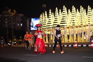 BIB: 234
                            <button type="button" onclick="openModal(16530094)" class="btn btn-primary btn-sm float-right btn-popup" data-toggle="modal" data-target=".modal-high-quality">
                        <i class="fas fa-shopping-cart"></i> Add to Cart
                    </button>
                                            <button type="button" onclick="isThisMe(16530094, true)" class="btn btn-success btn-sm float-right btn-popup btn-isme hidden" data-toggle="tooltip" data-placement="bottom" title="นี่คือรูปของคุณใช่ไหม คลิกที่นี่เพื่อเอาเข้าอัลบั้ม">
                        <i class="fas fa-plus"></i> Add to album
                    </button>
                    <button type="button" onclick="isThisMe(16530094, false)" class="btn btn-warning btn-sm float-right btn-popup btn-isnotme hidden">
                        <i class="fas fa-ban"></i> Remove from album
                    </button>