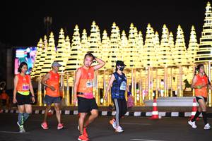 BIB: 2072, 4377, 2735
                            <button type="button" onclick="openModal(16576392)" class="btn btn-primary btn-sm float-right btn-popup" data-toggle="modal" data-target=".modal-high-quality">
                        <i class="fas fa-shopping-cart"></i> Add to Cart
                    </button>
                                            <button type="button" onclick="isThisMe(16576392, true)" class="btn btn-success btn-sm float-right btn-popup btn-isme hidden" data-toggle="tooltip" data-placement="bottom" title="นี่คือรูปของคุณใช่ไหม คลิกที่นี่เพื่อเอาเข้าอัลบั้ม">
                        <i class="fas fa-plus"></i> Add to album
                    </button>
                    <button type="button" onclick="isThisMe(16576392, false)" class="btn btn-warning btn-sm float-right btn-popup btn-isnotme hidden">
                        <i class="fas fa-ban"></i> Remove from album
                    </button>