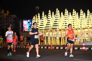 BIB: 40178
                            <button type="button" onclick="openModal(16575510)" class="btn btn-primary btn-sm float-right btn-popup" data-toggle="modal" data-target=".modal-high-quality">
                        <i class="fas fa-shopping-cart"></i> Add to Cart
                    </button>
                                            <button type="button" onclick="isThisMe(16575510, true)" class="btn btn-success btn-sm float-right btn-popup btn-isme hidden" data-toggle="tooltip" data-placement="bottom" title="นี่คือรูปของคุณใช่ไหม คลิกที่นี่เพื่อเอาเข้าอัลบั้ม">
                        <i class="fas fa-plus"></i> Add to album
                    </button>
                    <button type="button" onclick="isThisMe(16575510, false)" class="btn btn-warning btn-sm float-right btn-popup btn-isnotme hidden">
                        <i class="fas fa-ban"></i> Remove from album
                    </button>